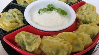 Паровые вареники с зеленью и яйцом