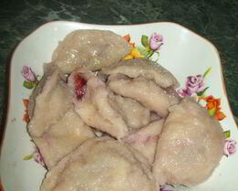 Первые вареники с творогом и вишенками