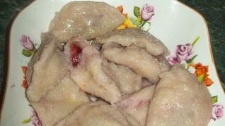 Первые вареники с творогом и вишенками