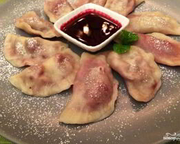 Постные вареники с вишней