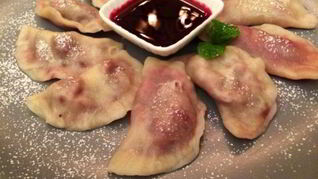 Постные вареники с вишней