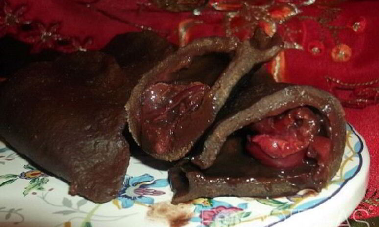 Рецепт шоколадные вареники с вишней