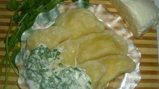 Вареники с брынзой и супер-соус