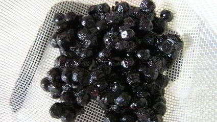 вареники с черникой и соусом под шафе