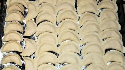 вареники с капустой и салом