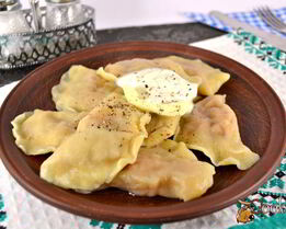 Вареники с капустой из яичного теста