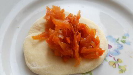 вареники с капустой из яичного теста