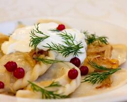 Вареники с кислой капустой и мятым картофелем