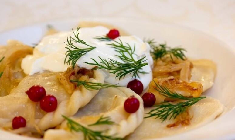 Рецепт вареники с кислой капустой и мятым картофелем