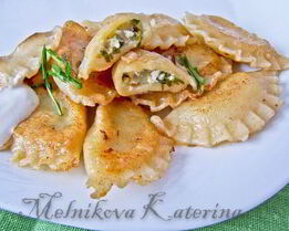 Вареники с творогом и черемшой