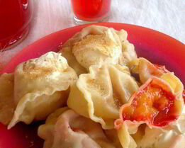 Вареники со сливами