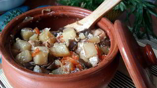 Жаркое в горшочке