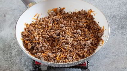 гречка с фаршем на сковороде