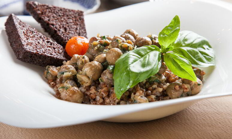 Рецепт гречка с грибами и чесночными гренками