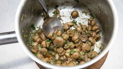 гречка с грибами и чесночными гренками