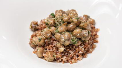 гречка с грибами и чесночными гренками