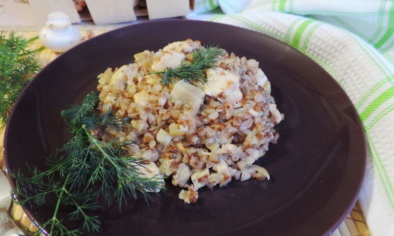 Рецепт сливочная гречка с грибами и курицей