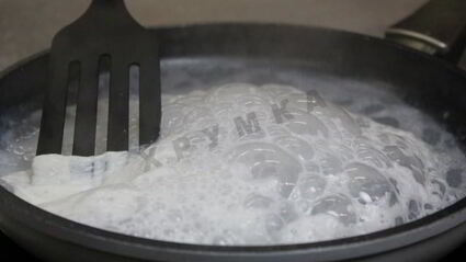 гурьевская каша с арахисом, бананами, киви и сухофруктами