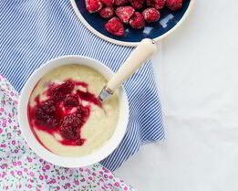 Пшенная каша с малиновым муссом