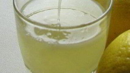 алкогольный напиток с ежевикой