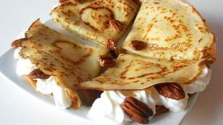 Блинчики с орехом пекан и кленовым сиропом