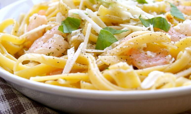 Рецепт феттучини с морским коктейлем