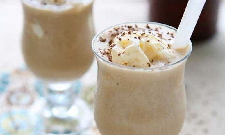 Рецепт коктейль coffee milkshake с шоколадным сиропом