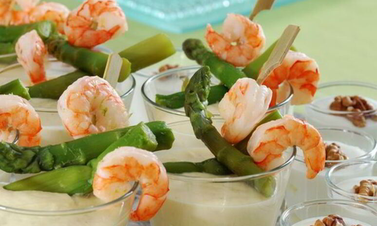 Рецепт коктейль из спаржи и креветок