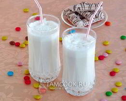 Коктейль с ликером Амаретто и мороженым