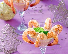 Креветочный коктейль с томатным дипом