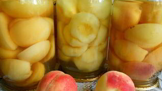 Персики консервированные в сиропе