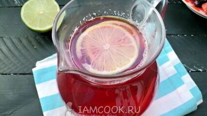 пряный ягодный напиток