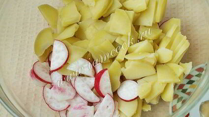 картофельный салат с редисом