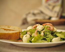 КрЫветочный салат с цитрусовой заправкой