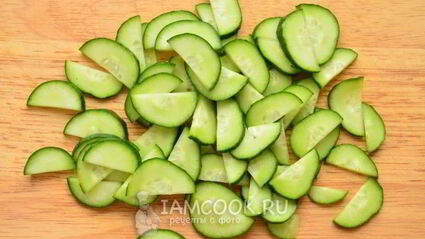 постный салат с маринованными грибами