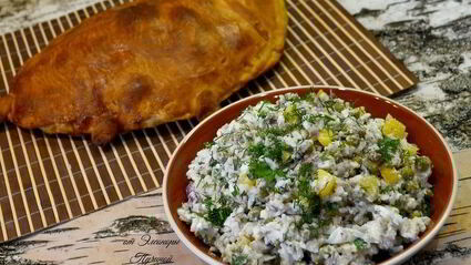 рыбник и салат