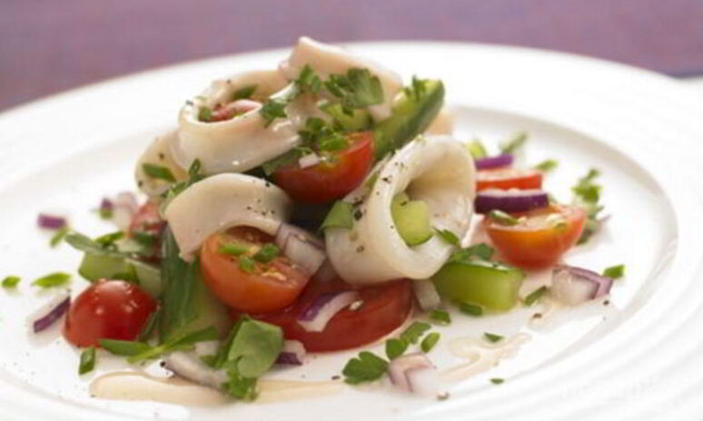 Рецепт салат из кальмаров с огурцами