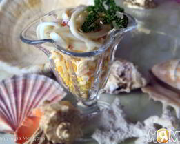 Салат из кальмаров с плавленым сыром