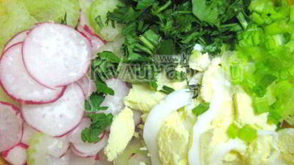салат из редиса с яйцом и зеленью