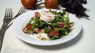 Салат из рукколы с креветками