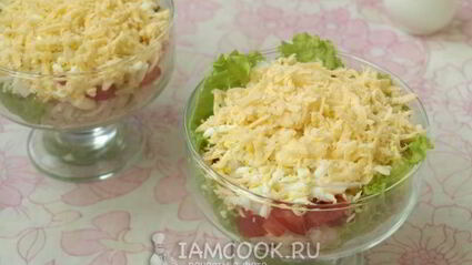 салат из рыбных консервов с помидорами и сыром