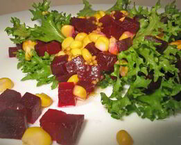 Салат из свеклы с кукурузой