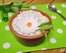 Салат из творога с зеленью