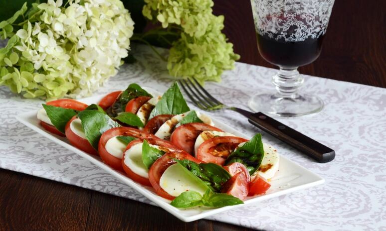 Рецепт салат капрезе классический с моцареллой