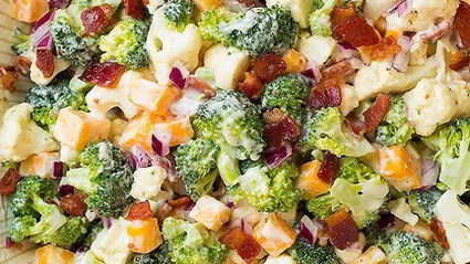 салат с брокколи