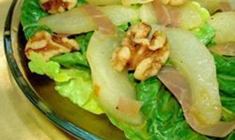 Рецепт салат с грушами и грецкими орехами
