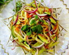 Салат с кальмарами классический