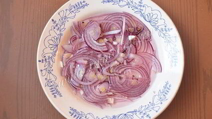 салат с копченой говядиной