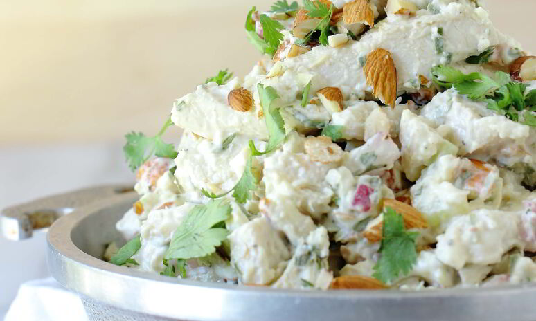 Рецепт салат с копченой курицей и сельдереем