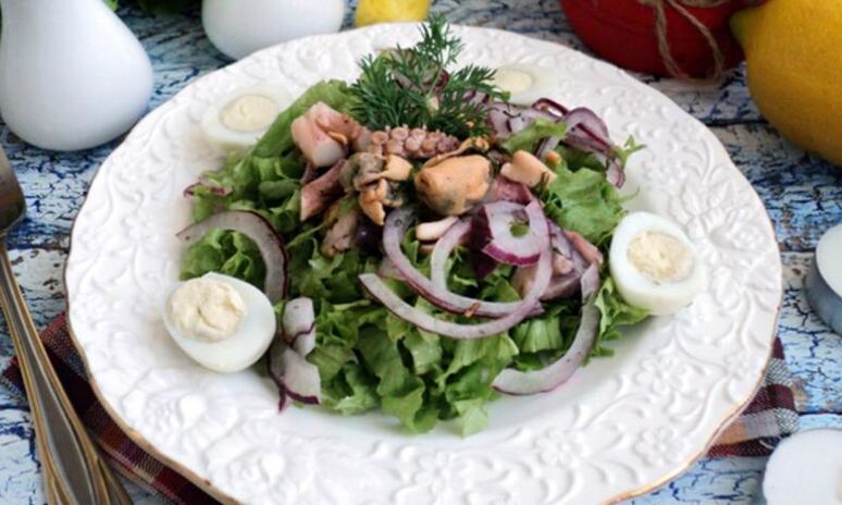 Рецепт салат с маринованными морепродуктами